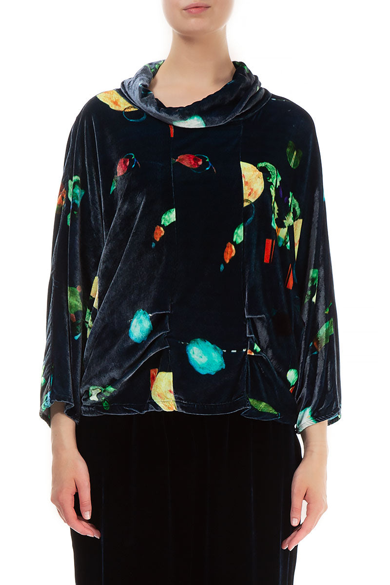 Märchenhafte Stretch-Seidensamtbluse mit Wasserfallausschnitt