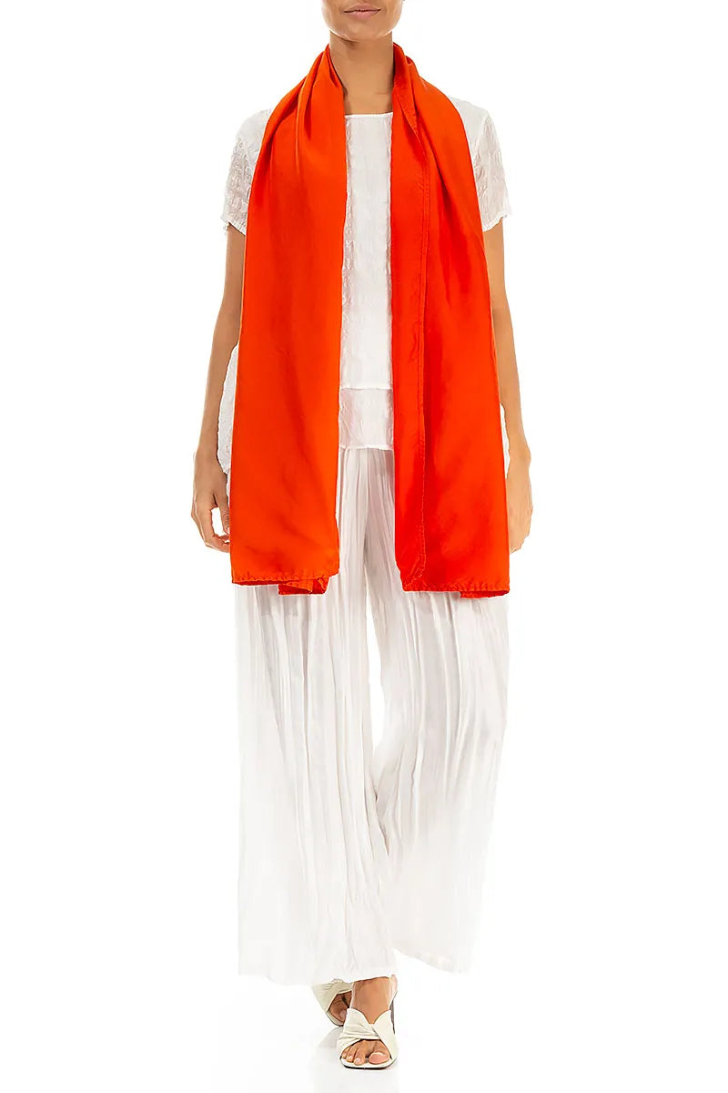 Flammenorangefarbener Schal aus reiner Seide