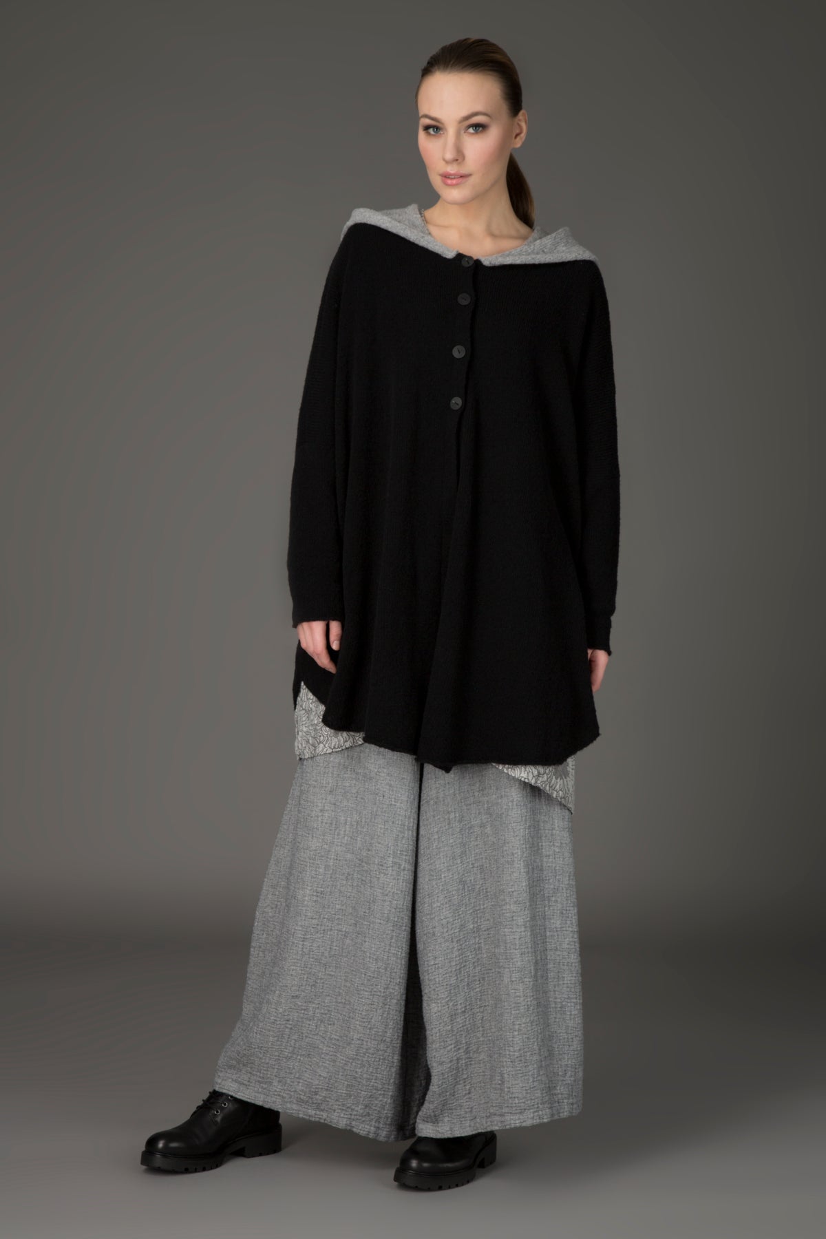 Cardigan à capuche bicolore noir en Laine