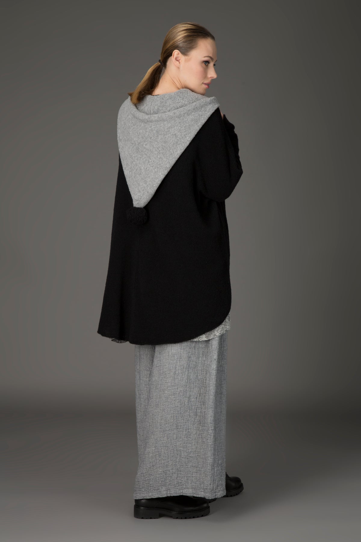Cardigan à capuche bicolore noir en Laine