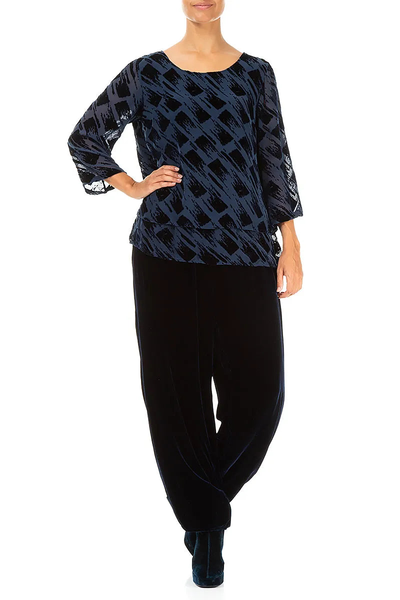 Lagenbluse aus königsblauem Seidensamt mit Devoré-Besatz