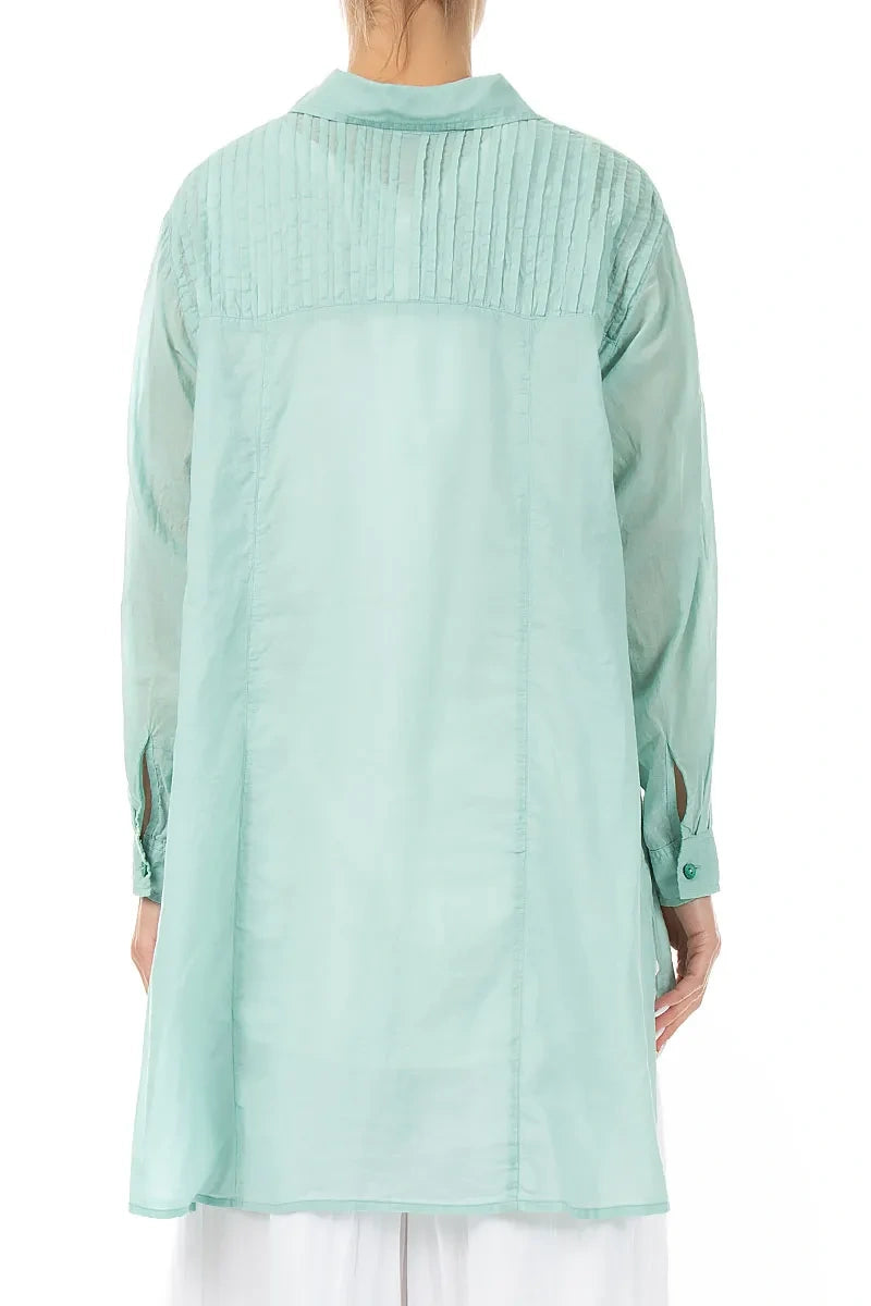 Längeres, mintfarbenes Baumwollhemd