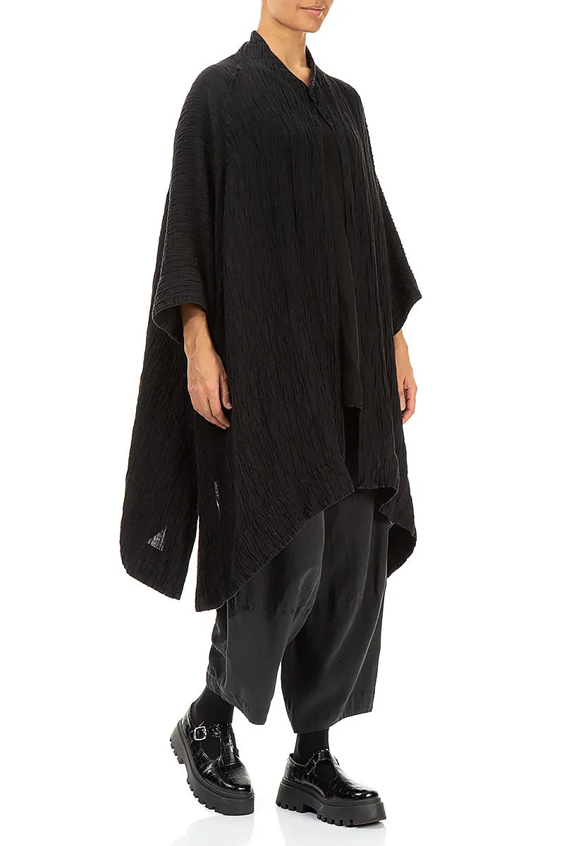 Locker offene, knittrige schwarze Seidenjacke