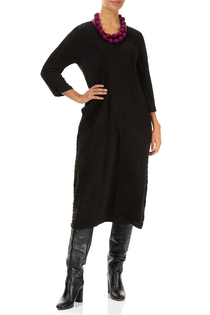 Magentafarbene Halskette mit Seidenperlen