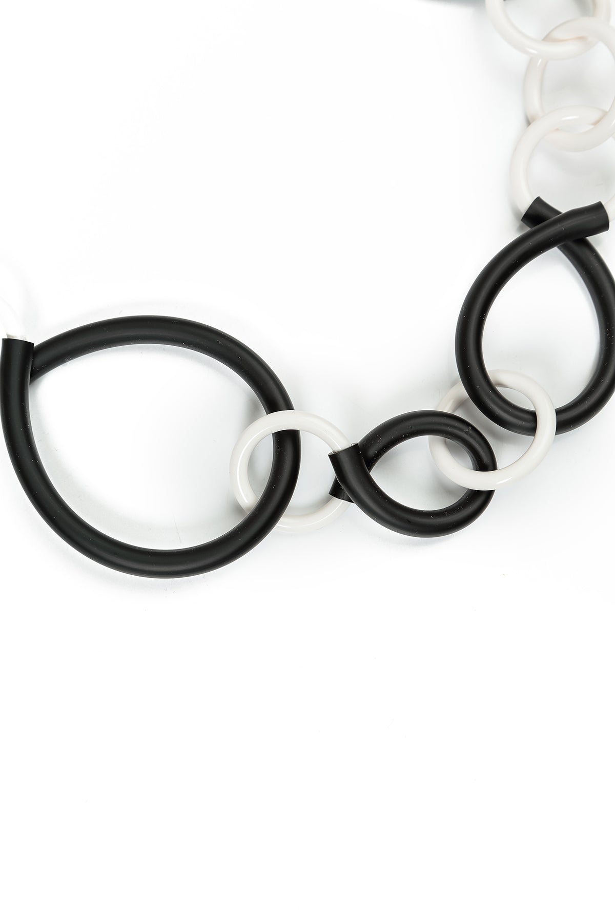 Monochrome Motion Necklace 6