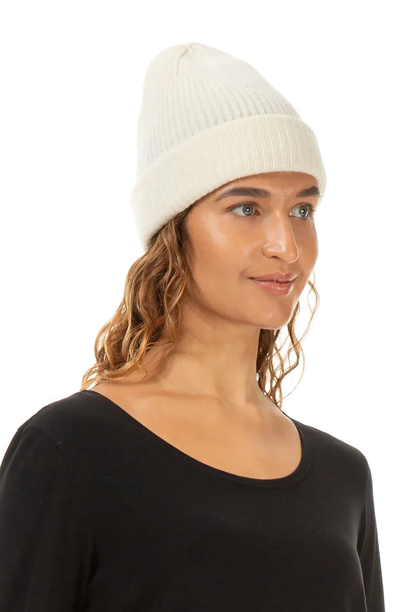 Bonnet en laine douce blanc cassé