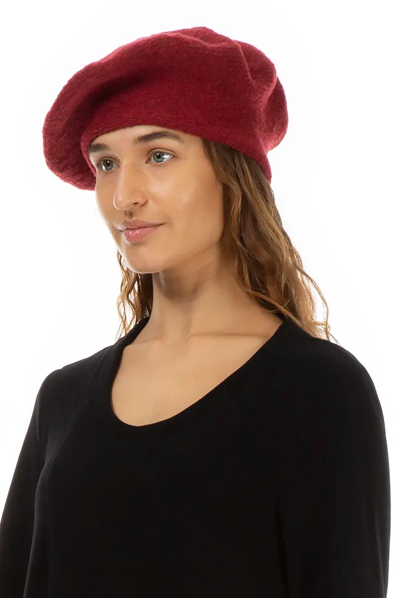 Béret en laine tricotée rouge rubis