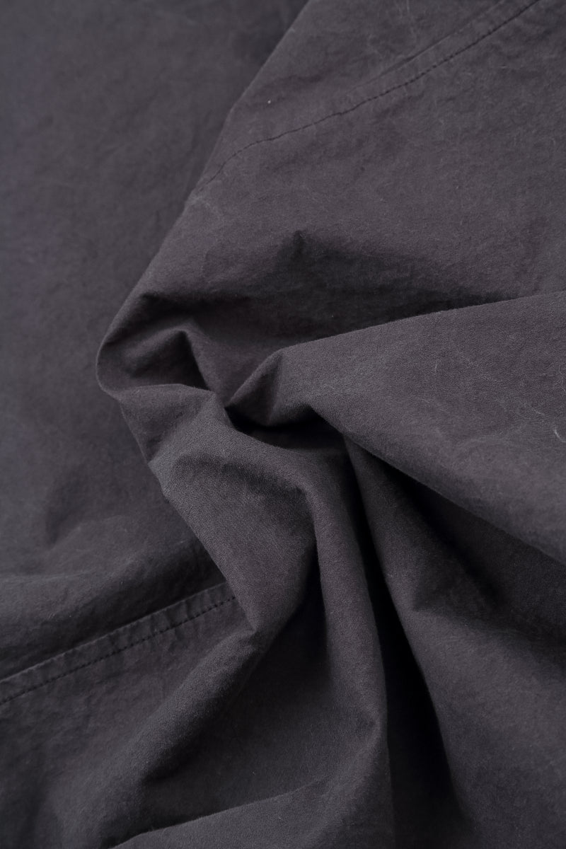 Drei-Taschen-Weste aus schwarzem und silbernem Baumwollgewebe