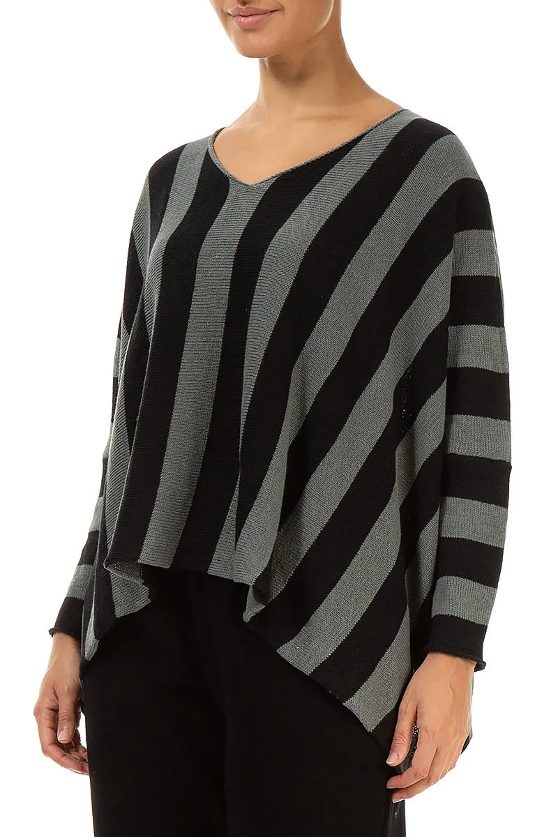 Pull en lin sauge rayé à col en V