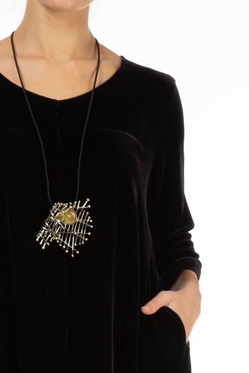 Amber Horizon Mesh Pendant Necklace 2