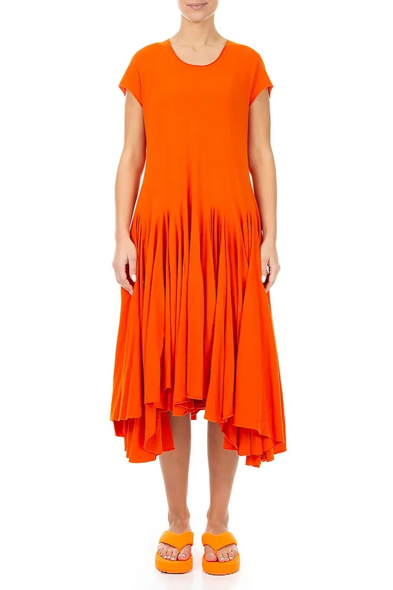 Asymmetrisches flammenorangefarbenes Baumwollkleid