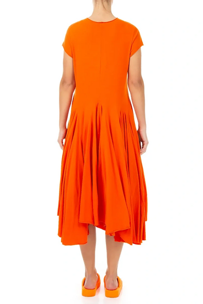 Asymmetrisches flammenorangefarbenes Baumwollkleid