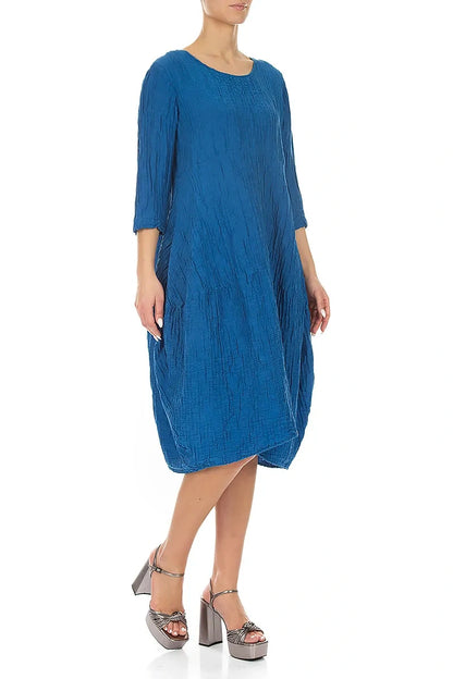 Robe en lin et soie bleu cobalt froissée à volants