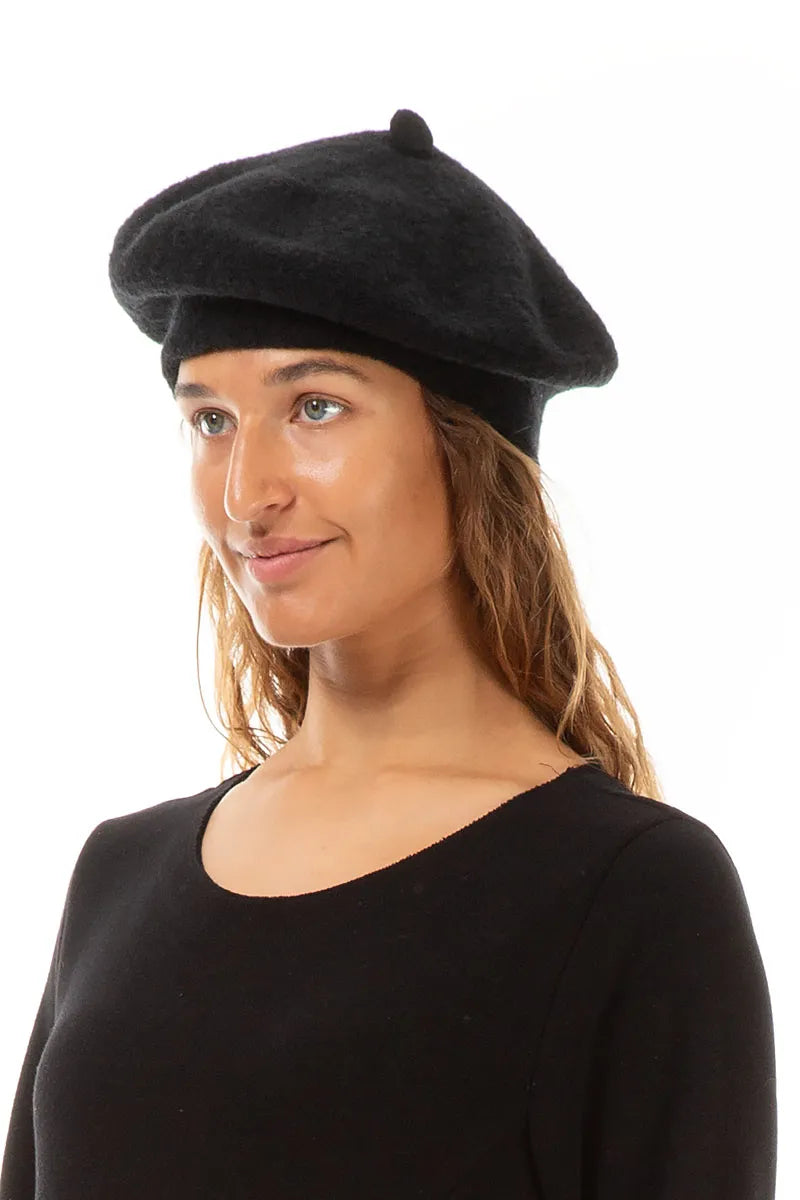 Black Knitted Wool Beret 1