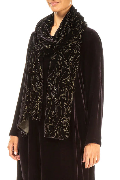 Écharpe en velours de soie à plumes dévorées noir et argent