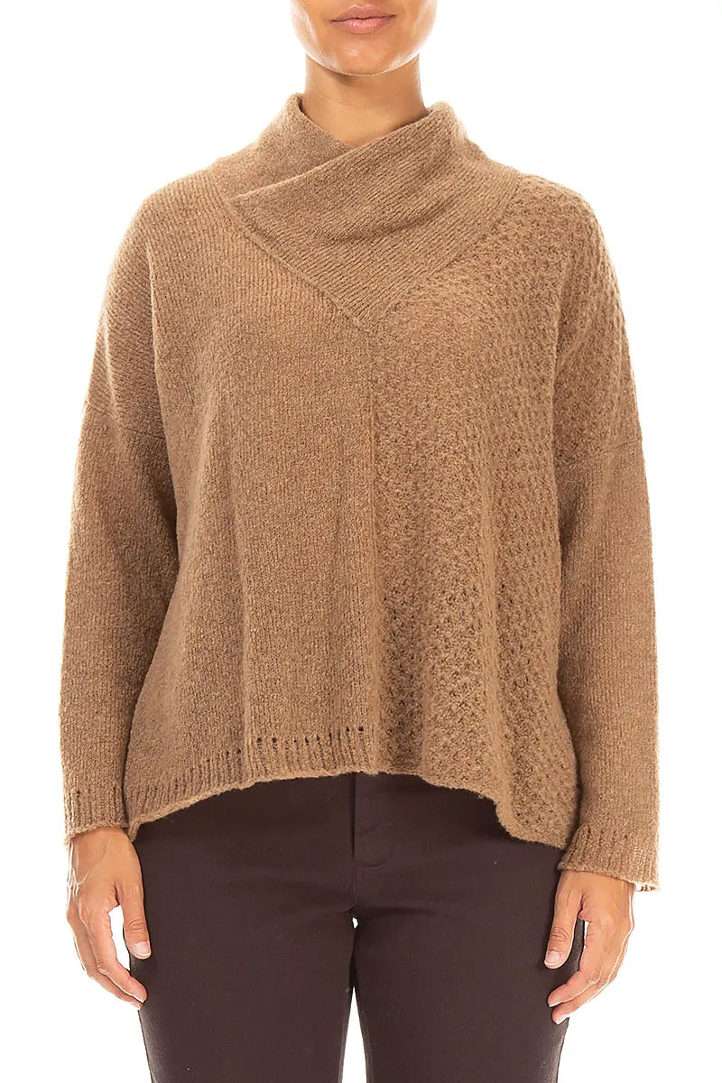 Kastanienbrauner Wollpullover mit kastigem Schnitt und Wasserfallausschnitt