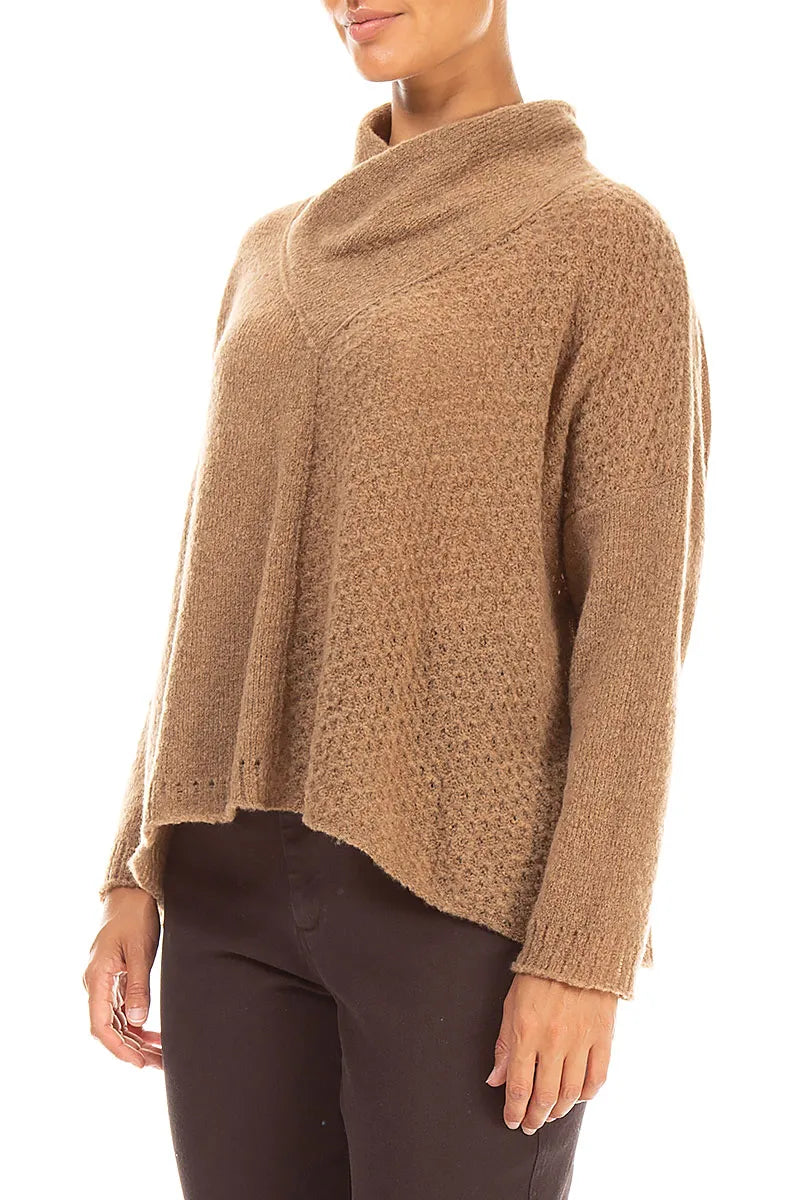 Kastanienbrauner Wollpullover mit kastigem Schnitt und Wasserfallausschnitt