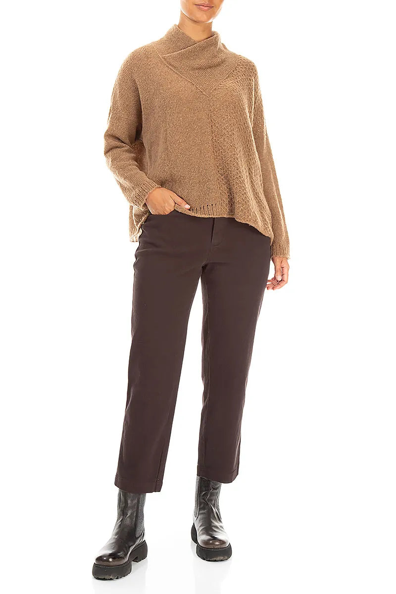 Kastanienbrauner Wollpullover mit kastigem Schnitt und Wasserfallausschnitt