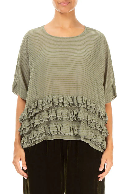 Kastenförmig geschnittene, gerüschte Bluse aus Seidenviskose in der Farbe Forest Mist