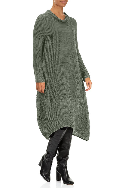 Robe en soie plissée sauge à col bénitier