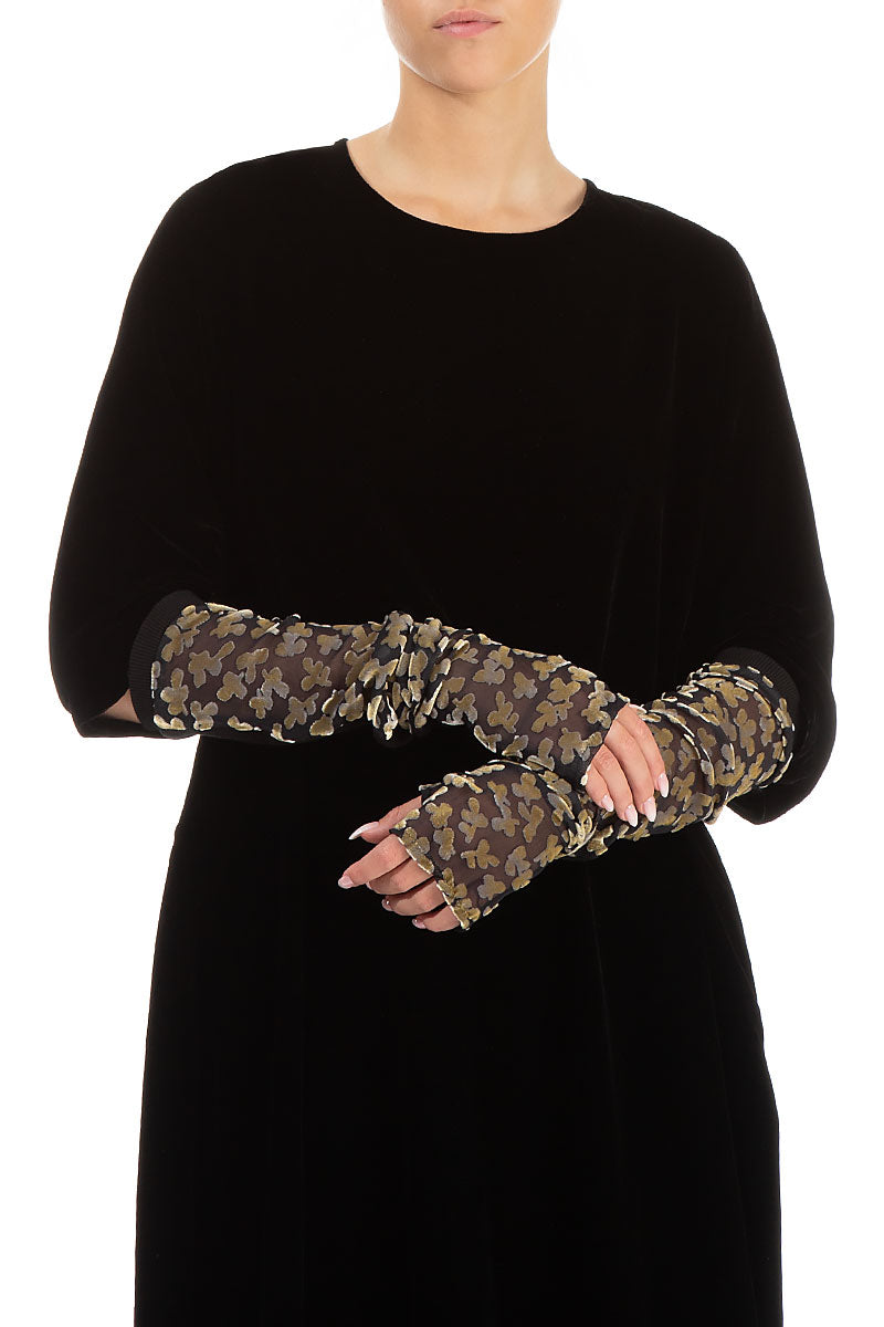 Devoré Petals Gold Silk Velvet Wristlets 1