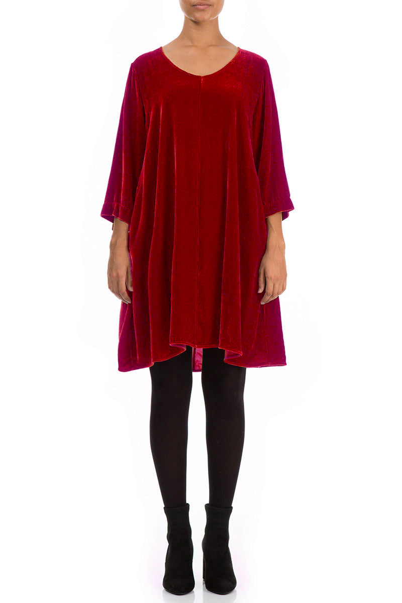 Robe élégante en velours de soie rouge cerise