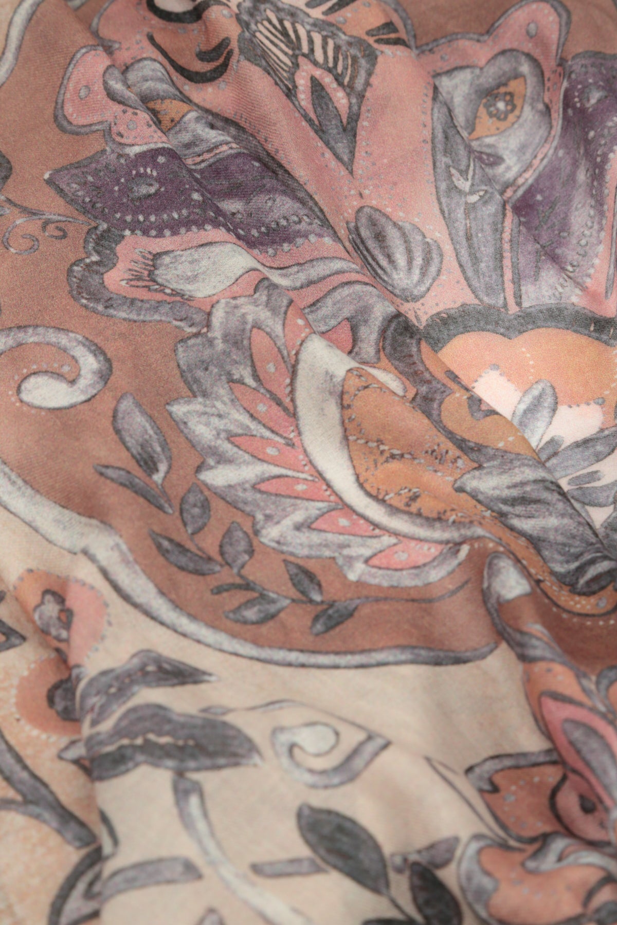 Écharpe en cachemire et soie Ethereal Garden