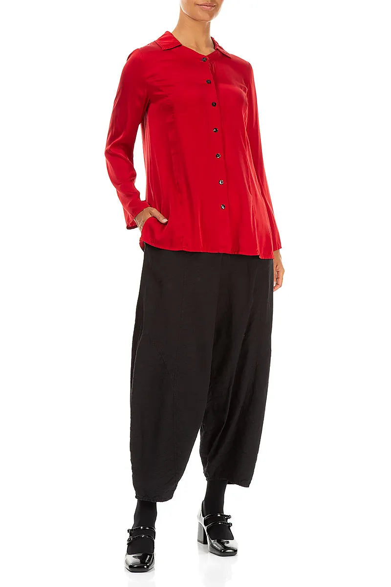 Chemise en soie rouge cerise à dos évasé