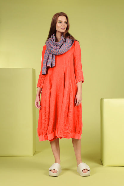 Robe en lin orange, coupe évasée, manches ballon