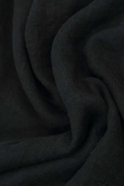 Robe en lin noir à manches courtes