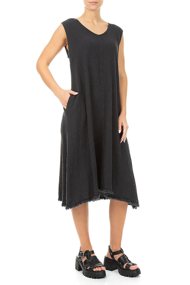 Kleid aus graphitfarbenem Leinen-Viskose mit ausgefranstem Saum