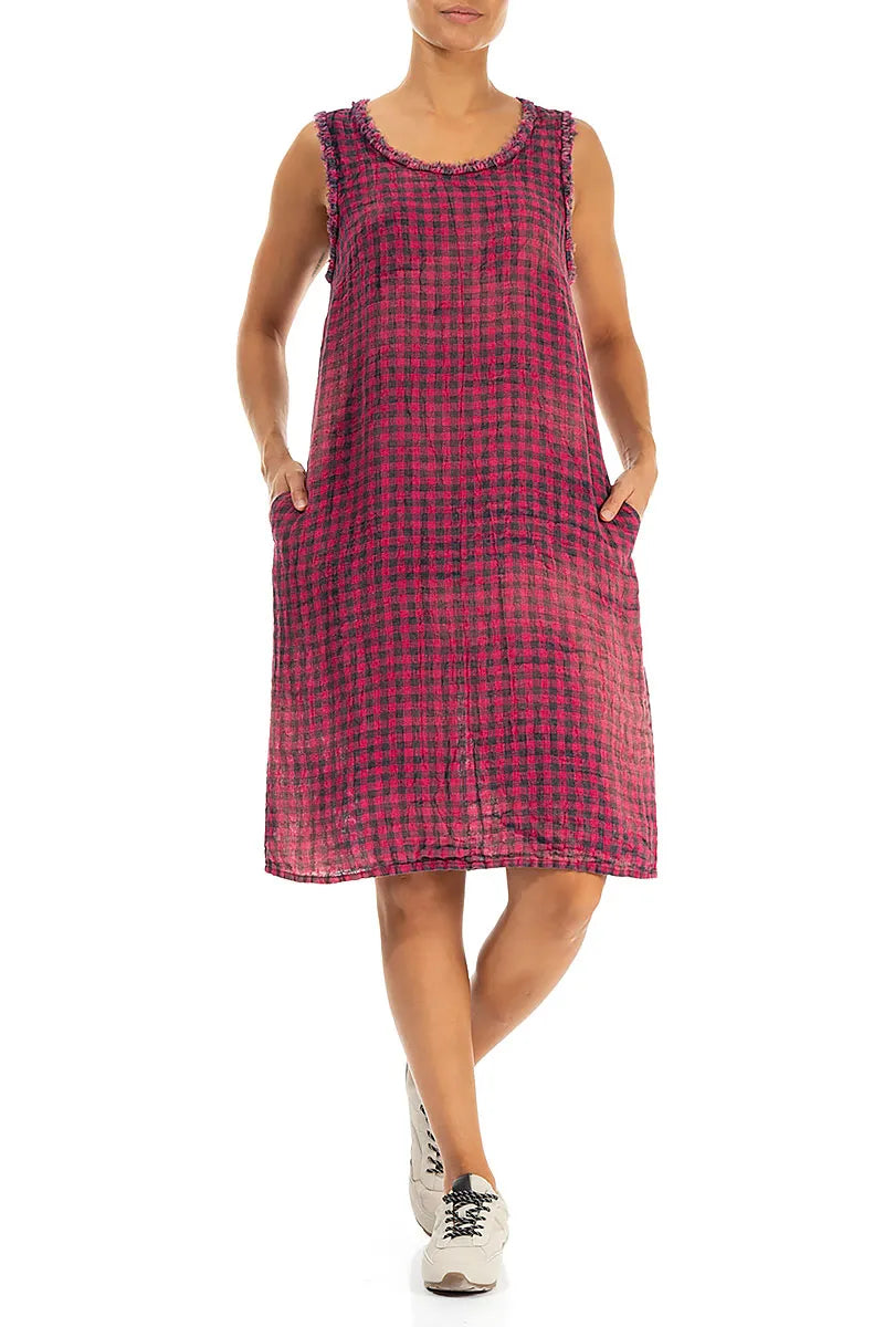 Robe en lin à carreaux aquarelle magenta sans manches à encolure effilochée