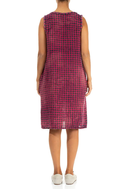 Robe en lin à carreaux aquarelle magenta sans manches à encolure effilochée