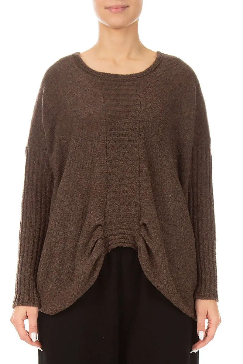 Pull en laine marron à fronces sur le devant