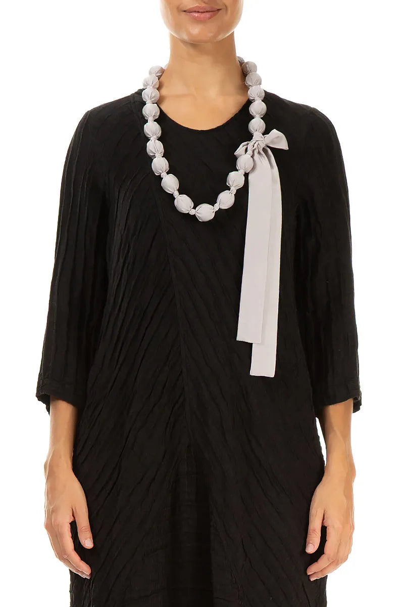 Collier de perles de soie grège