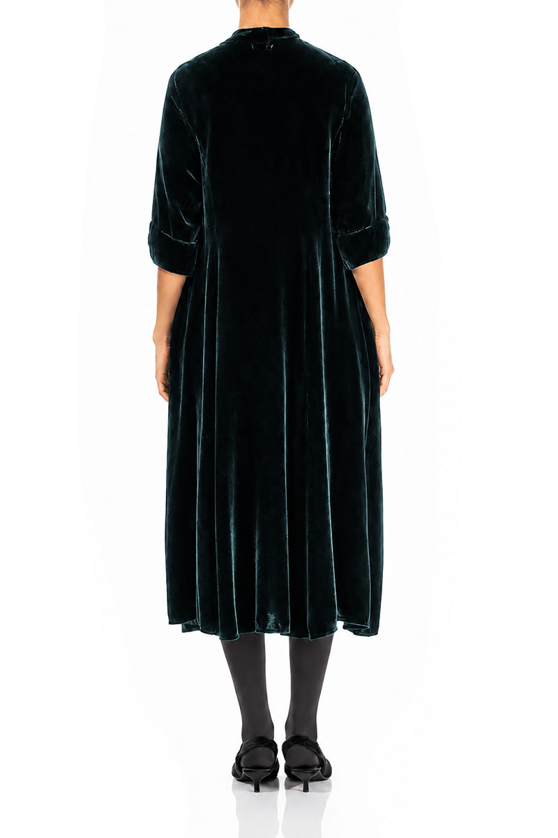 Robe en Velours de Soie Turquoise profond à encolure goutte d’eau