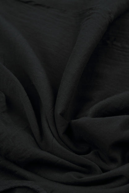 Geschichtetes schwarzes Seidenbaumwollhemd