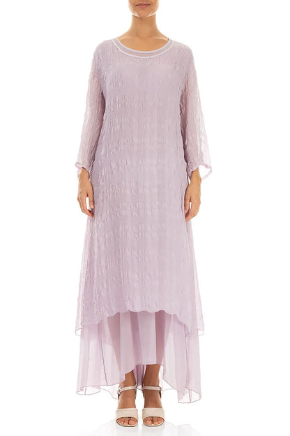 Robe en soie légère texturée lilas superposée