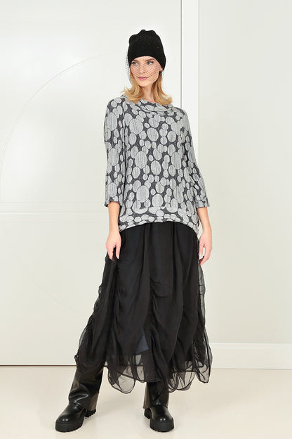 Kurzärmelige Bluse aus silbernem Seidenleinen mit Kreismuster