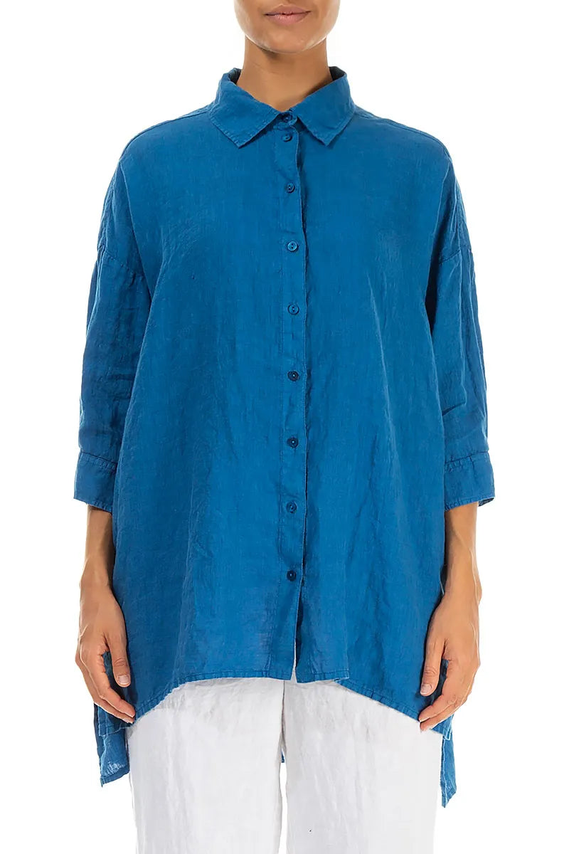 Chemise en lin bleu cobalt plus longue dans le dos