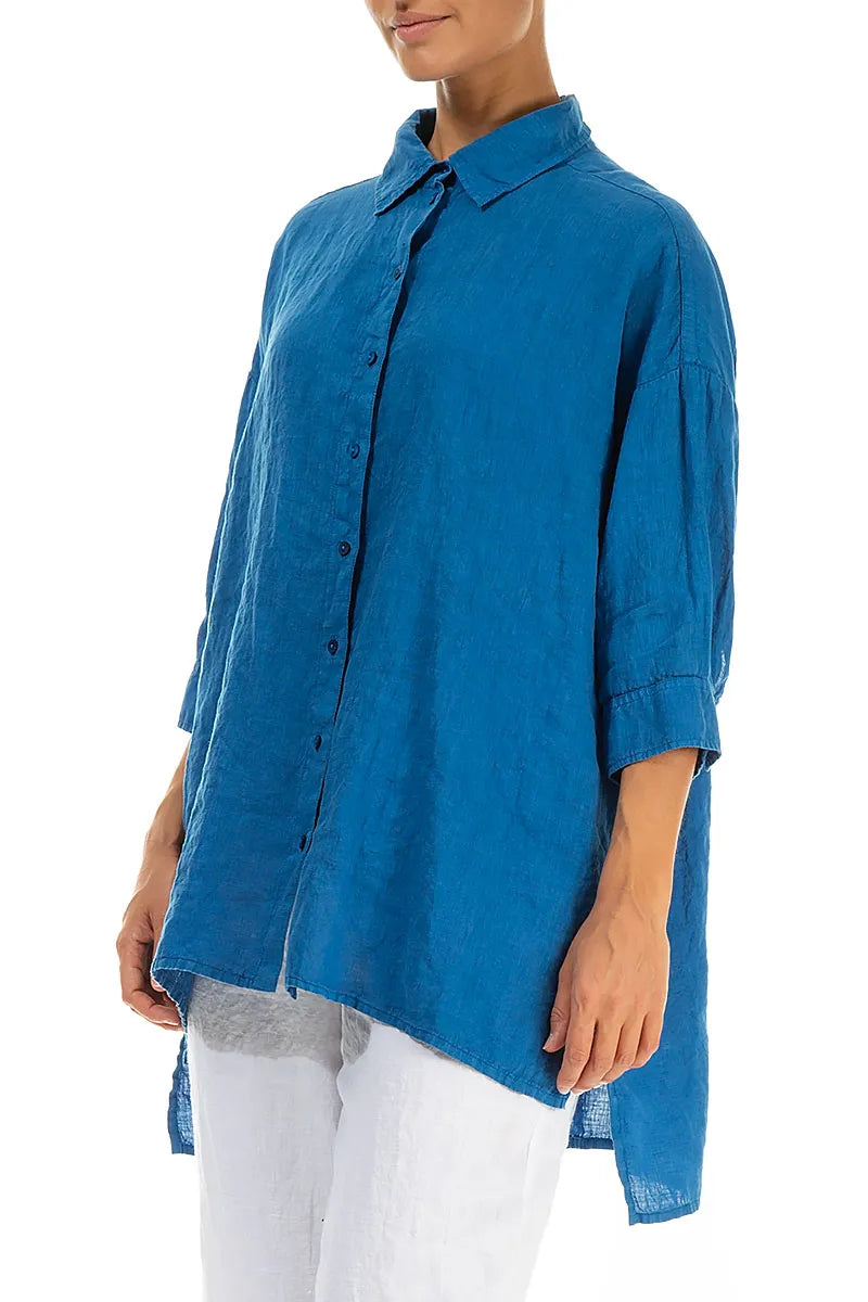 Chemise en lin bleu cobalt plus longue dans le dos