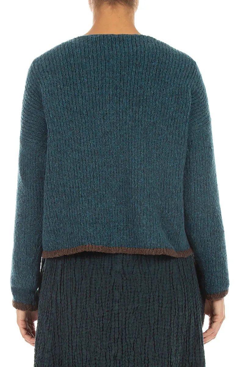 Wollstrickjacke in Blaugrün mit längerem Rückenteil