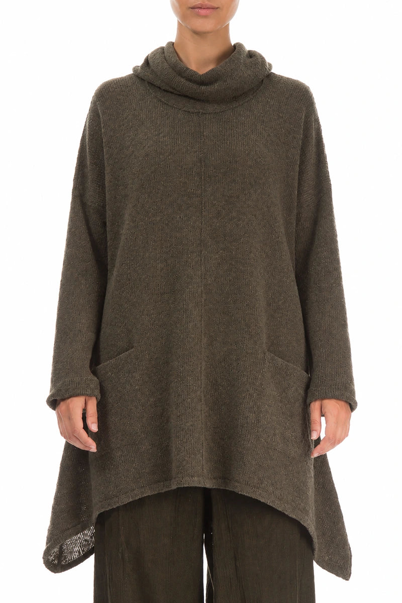 Pull col roulé en laine kaki à dos plus long