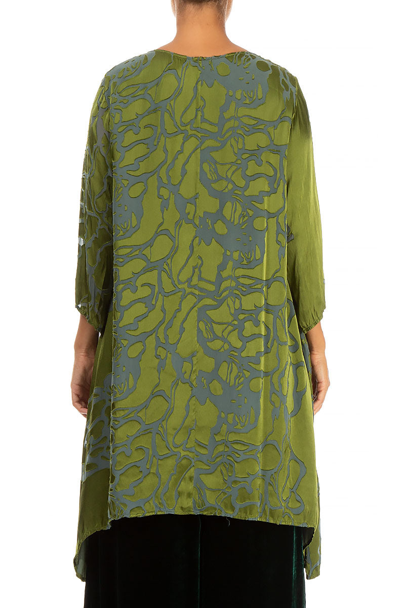 Tunique en Soie Vert trèfle à motifs floraux et côtés plus longs