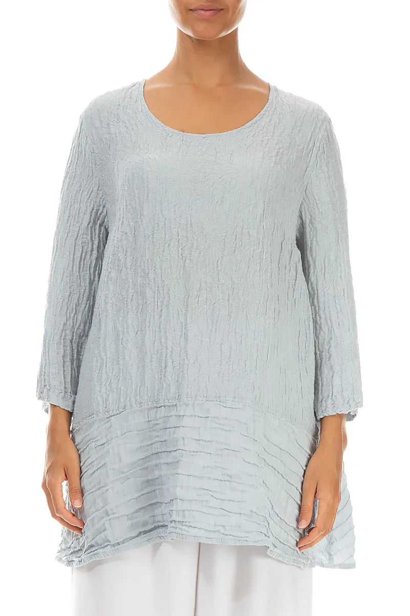 Locker geschnittene Tunika aus silbergrauer Seide und Leinen mit floralem Muster