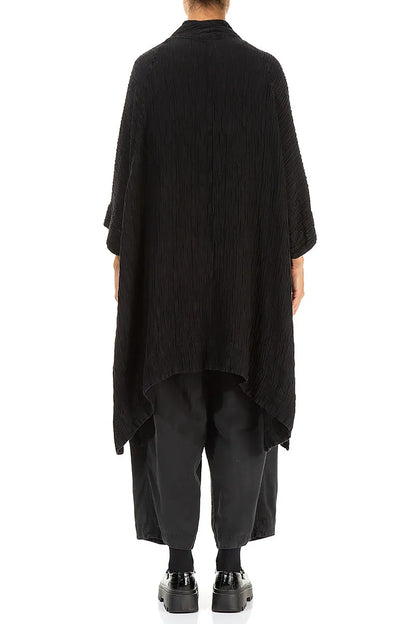 Locker offene, knittrige schwarze Seidenjacke