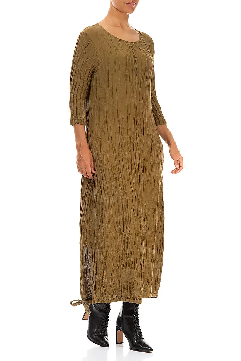 Maxi-Kleid aus knitterigem, gold-khakifarbenem Seidenleinen mit Ballonmuster