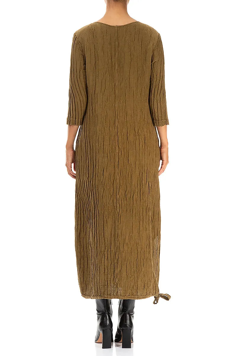 Maxi-Kleid aus knitterigem, gold-khakifarbenem Seidenleinen mit Ballonmuster