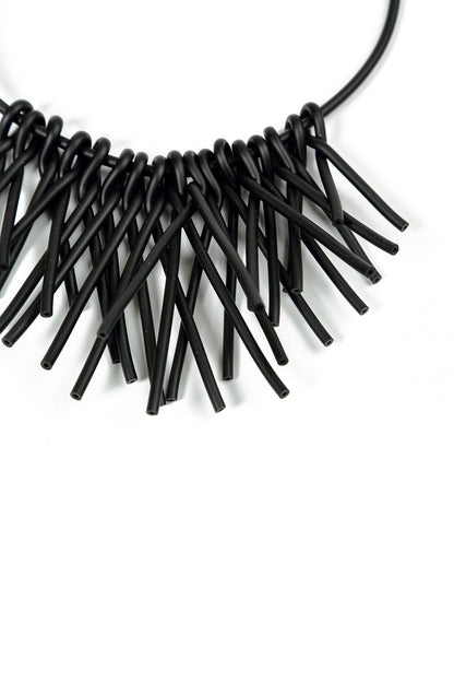 Collier en caoutchouc noir Midnight Cluster