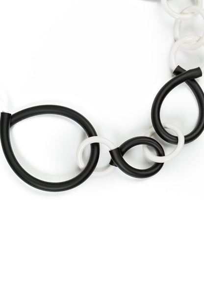 Monochrome Motion Halskette